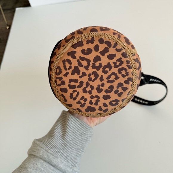HydroJug Pro Jug Water Bottle with Animal Print Sleeve - Picture 3 of 6